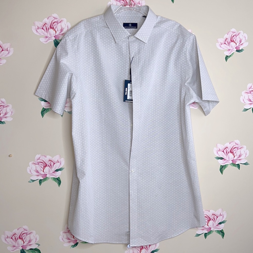 Hart Schaffer Marx Short Sleeve Button-down Dress Shirt.  X-28